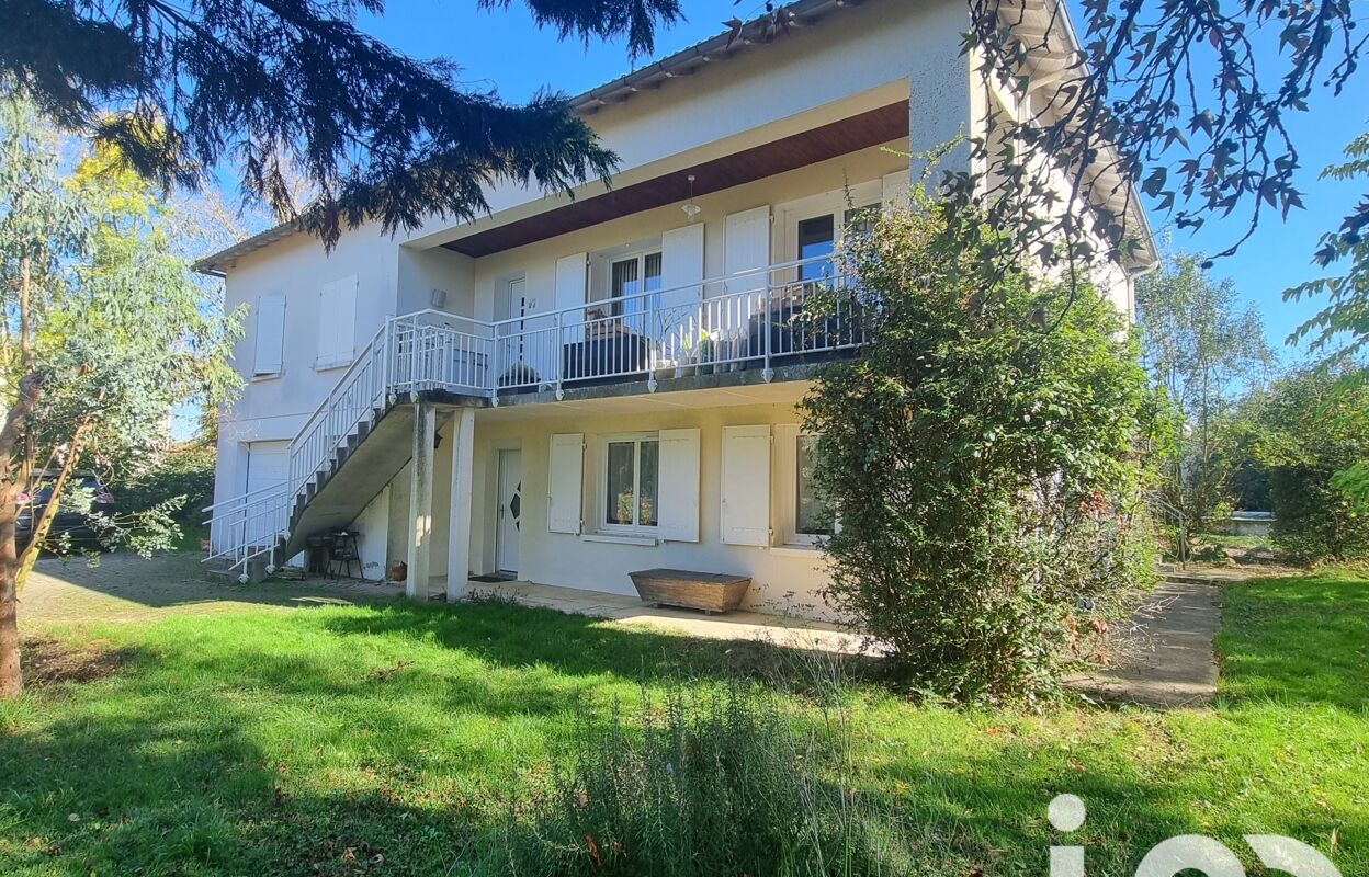 maison 7 pièces 210 m2 à vendre à Brioux-sur-Boutonne (79170)