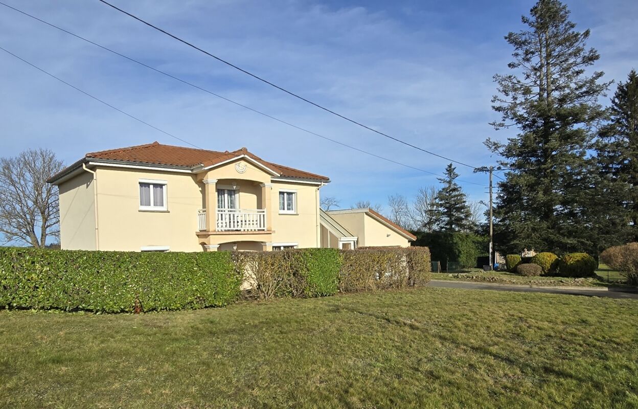 maison 5 pièces 135 m2 à vendre à Saint-Maurice-en-Gourgois (42240)