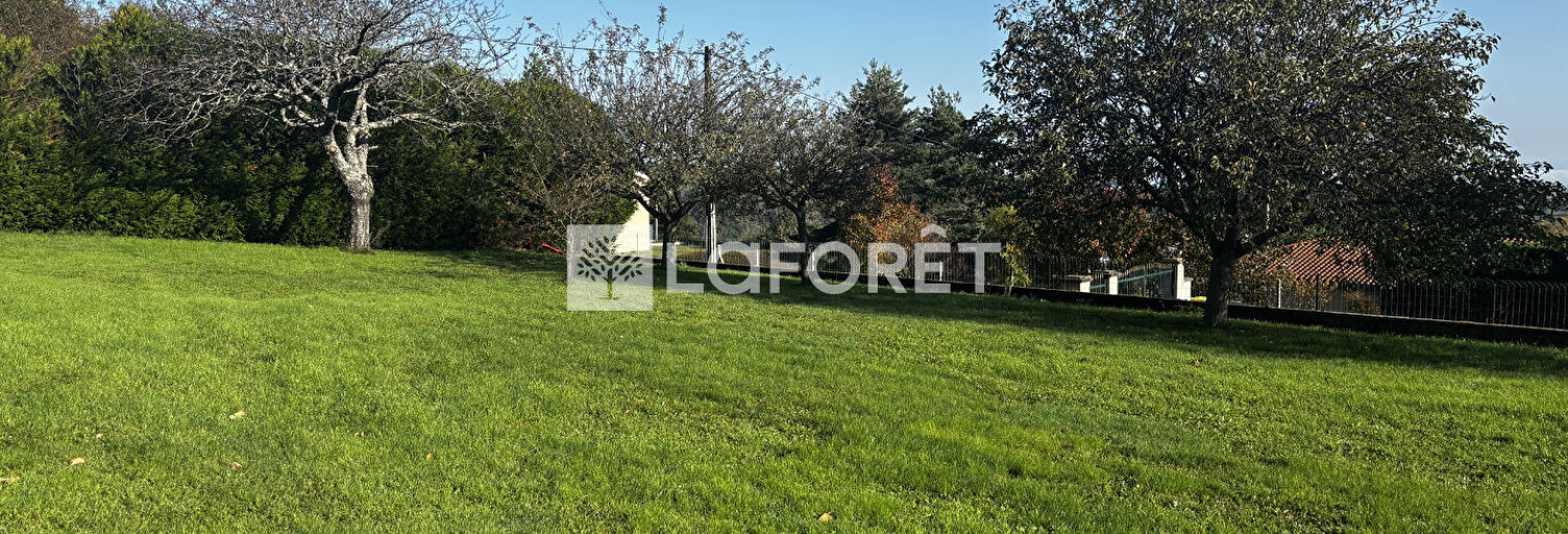 Terrain  1239 m² à vendre à Saint-Jean-Soleymieux (42560)