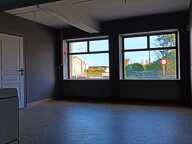 Idéal Artisan / Commerce : Grand local de 116 m² sur axe passant – Saint-Satur — photo 4