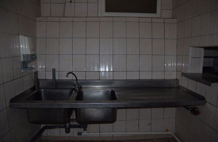 Idéal Artisan / Commerce : Grand local de 116 m² sur axe passant – Saint-Satur — photo 3
