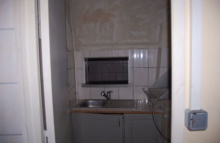 Idéal Artisan / Commerce : Grand local de 116 m² sur axe passant – Saint-Satur — photo 4