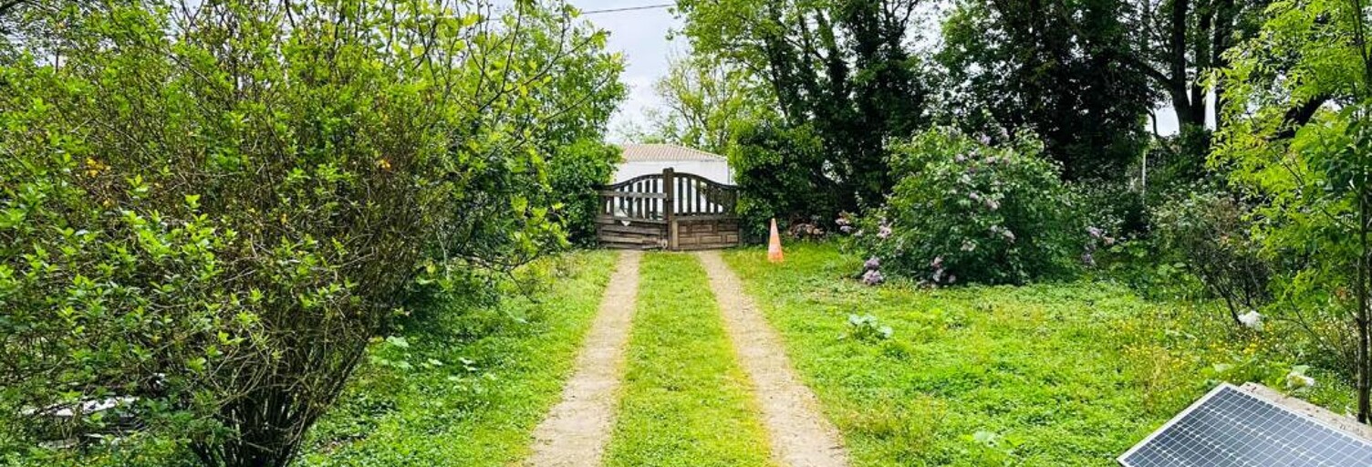 Terrain  2990 m² à vendre à Breuil-Magné (17870)