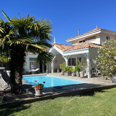 Maison 4 pièces 856900 €