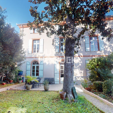 Maison 7 pièces 300 m²