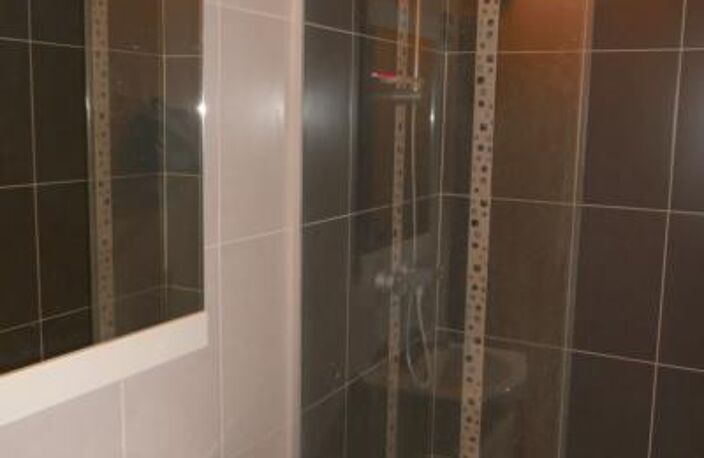 A LOUER - Studio - Centre-ville de VIENNE (38200) — photo 4