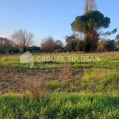 Terrain 710 m²