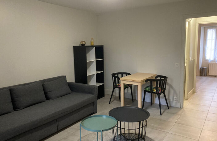 A VENDRE LA ROCHELLE CENTRE VILLE APPARTEMENT 27M2 MEUBLE — photo 3