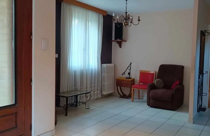 REGUINY - Maison sur sous-sol 2 chambres grand terrain. — photo 3