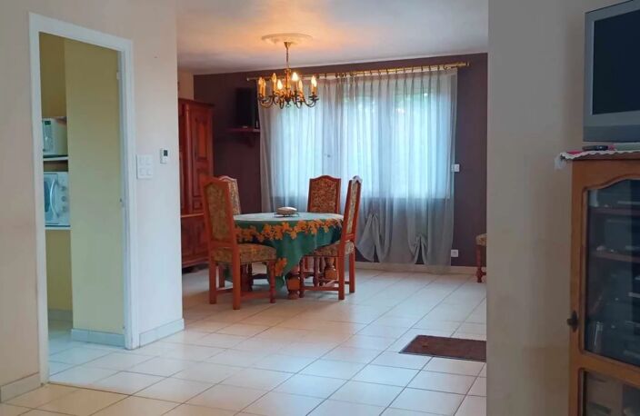 REGUINY - Maison sur sous-sol 2 chambres grand terrain. — photo 4