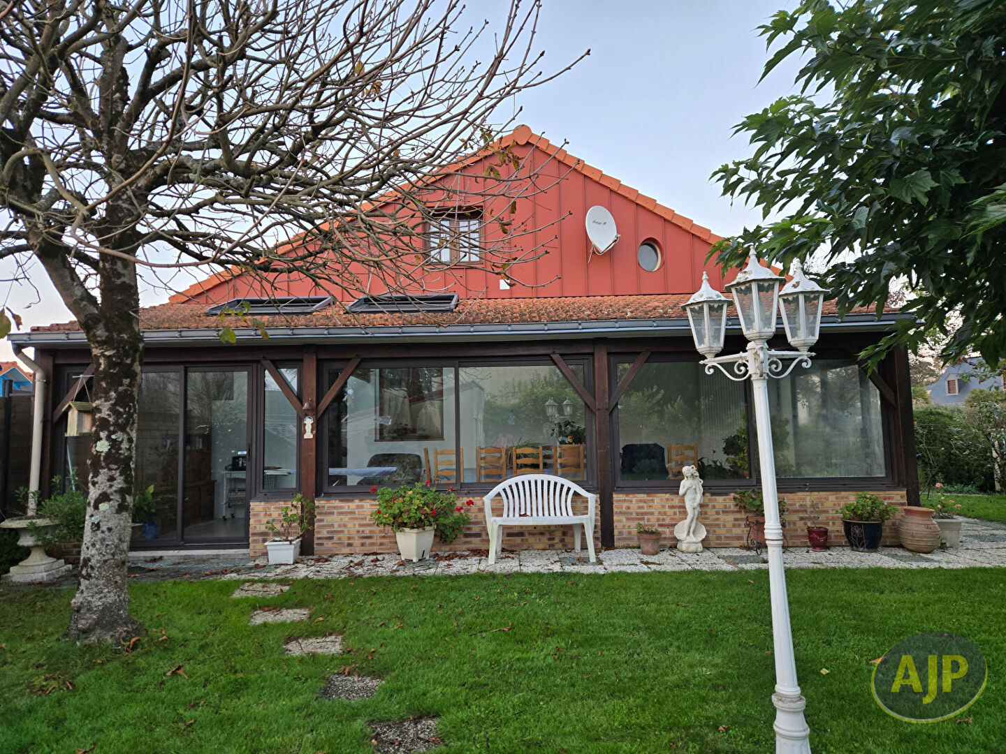 Agence immobilière de Ajp Immobilier St Marc sur Mer Tati