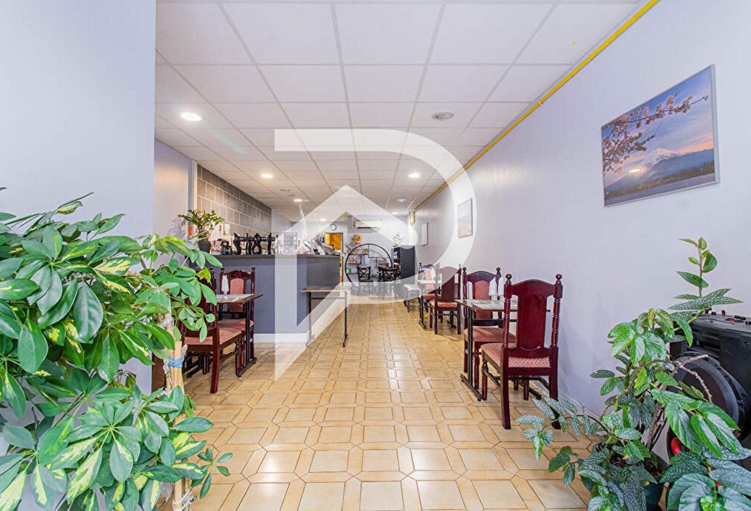 IMMEUBLE R+1 COMMERCE ET APPARTEMENT T3 À VENDRE - MARTIGUES — photo 1