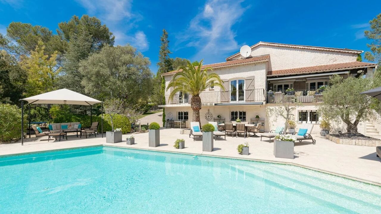 maison 8 pièces 255 m2 à vendre à Roquefort-les-Pins (06330)