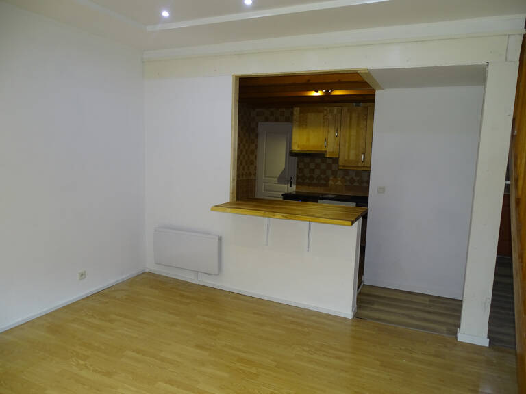 MOIRANS-EN-MONTAGNE, location appartement T4. — photo 1