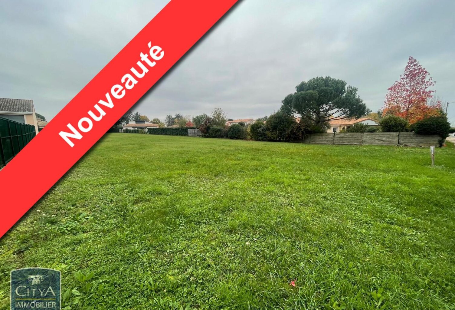Vente terrain  900 m² Buxerolles (86180) — photo 1