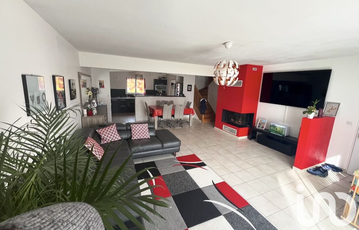 maison 6 pièces 157 m2 à vendre à Bazoches-sur-le-Betz (45210)