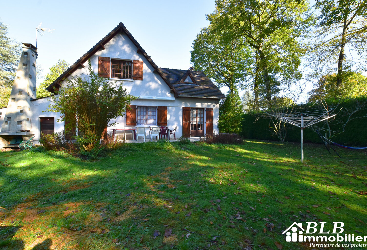 78690 LES ESSARTS LE ROI     Charmante maison de 6 pièces à — photo 1