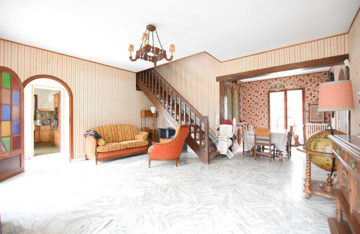78690 LES ESSARTS LE ROI     Charmante maison de 6 pièces à — photo 3