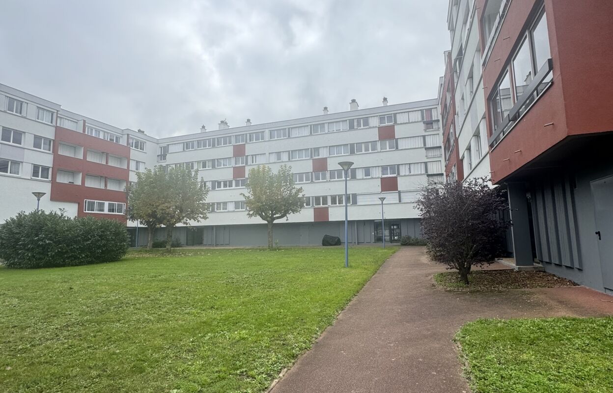 appartement 4 pièces 75 m2 à vendre à Fleury-les-Aubrais (45400)