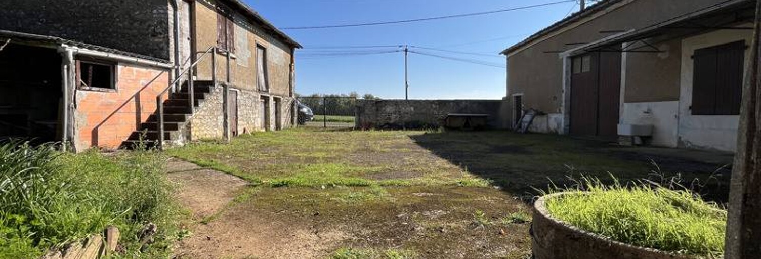 Maison 4 Pièces 45 m² à vendre à La Rochefoucauld-en-Angoumois (16110)