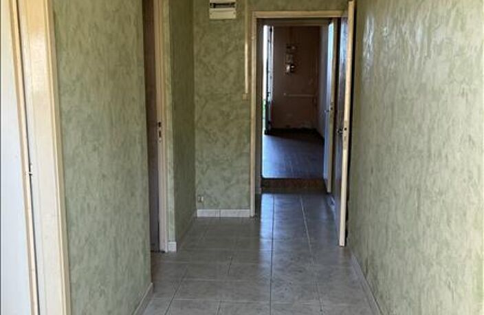 Vente maison 2 pièces 83 m² Eyrans (33390) — photo 5