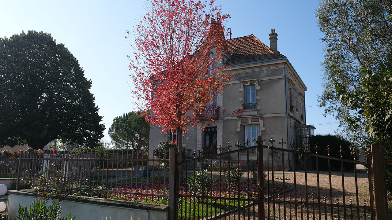 maison 9 pièces 220 m2 à vendre à Mably (42300)