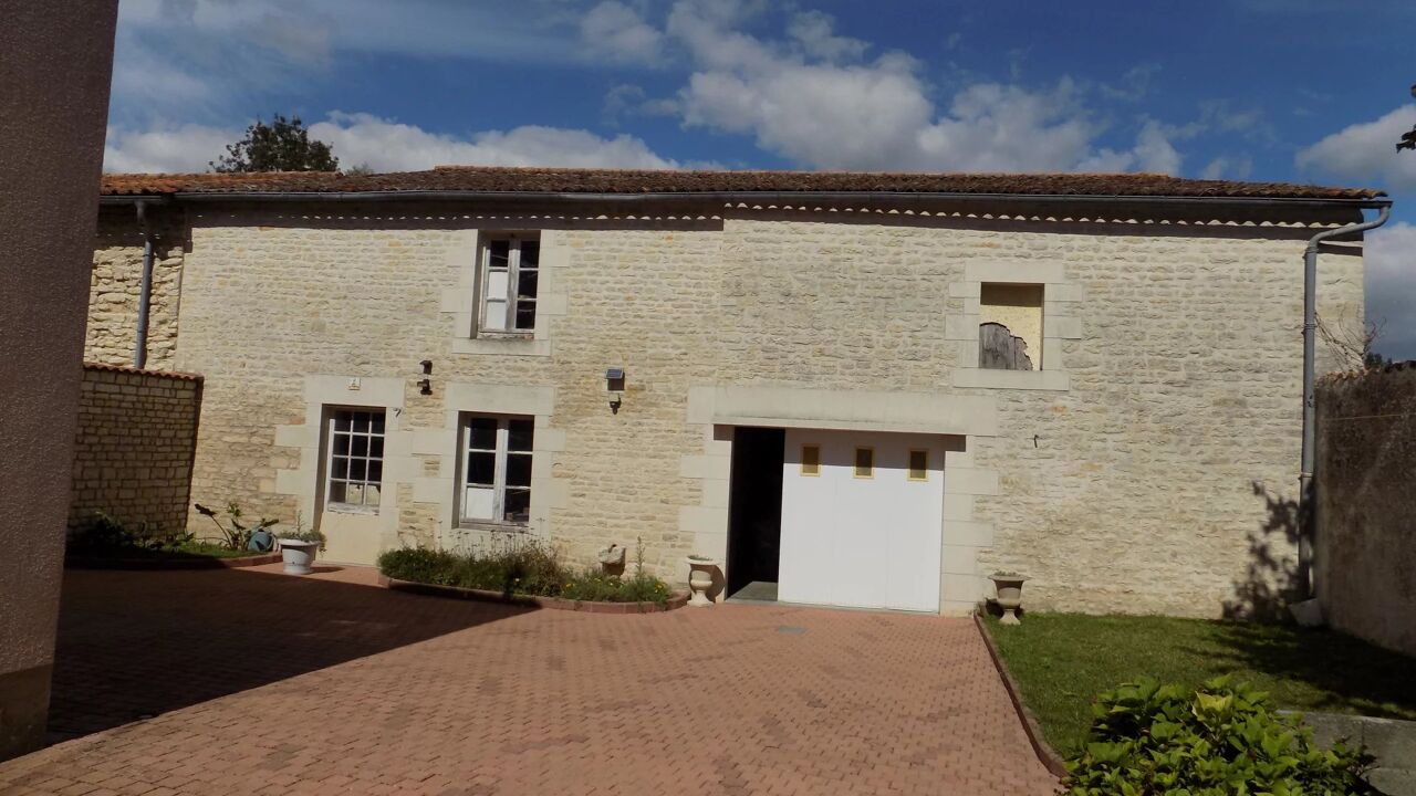 maison 5 pièces 136 m2 à vendre à Épannes (79270)