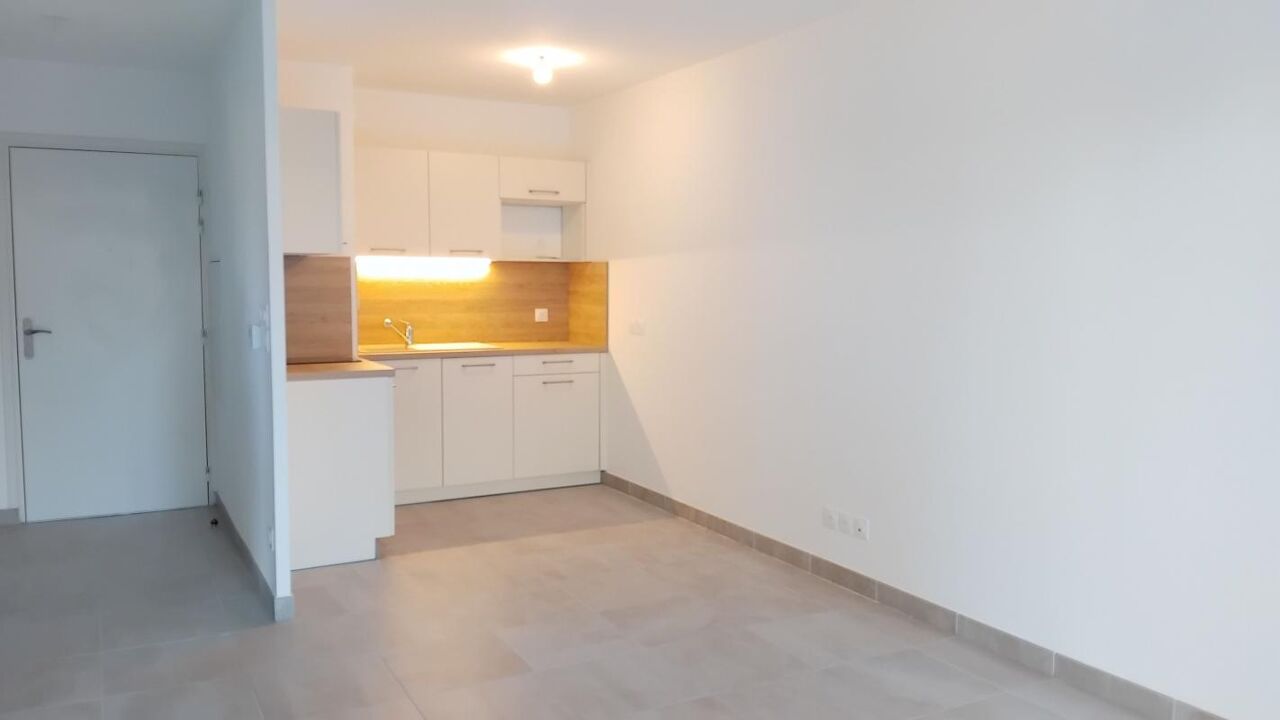 appartement 2 pièces 40 m2 à louer à Lambesc (13410)