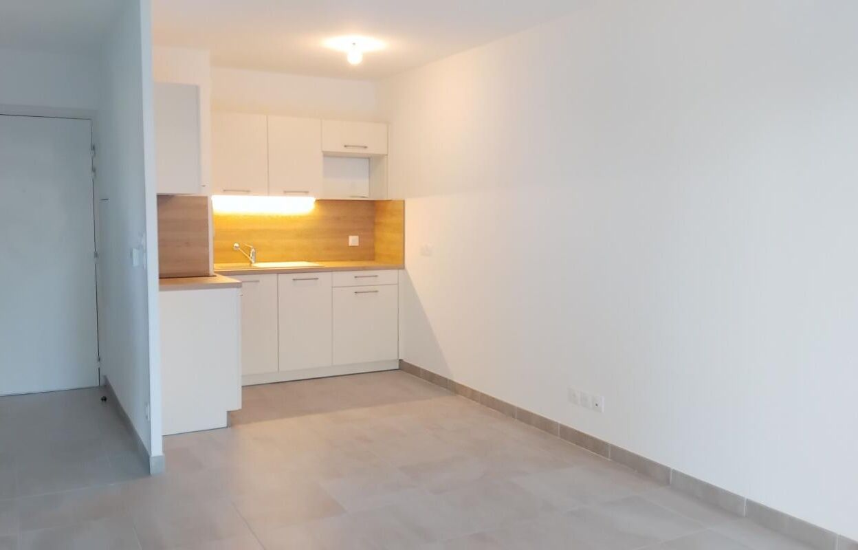 appartement 2 pièces 40 m2 à louer à Lambesc (13410)