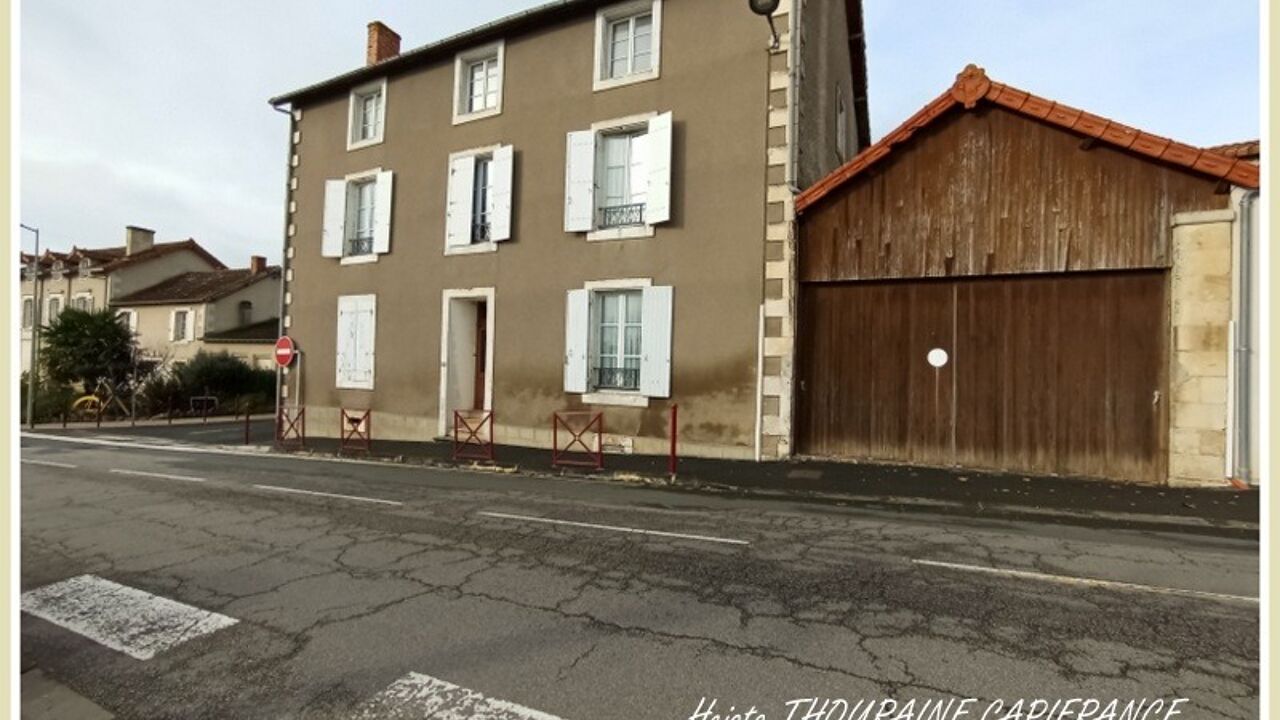 maison 9 pièces 258 m2 à vendre à Pamproux (79800)