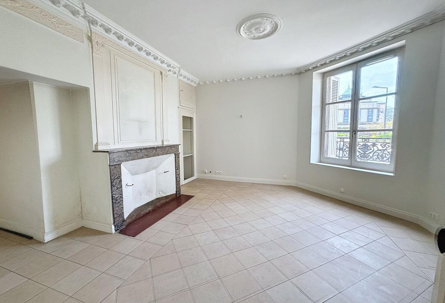 Appartement 3 pièces 77 m² À Vendre — photo 1