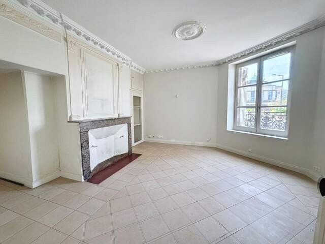 Appartement 3 pièces 77 m² À Vendre — photo du bien
