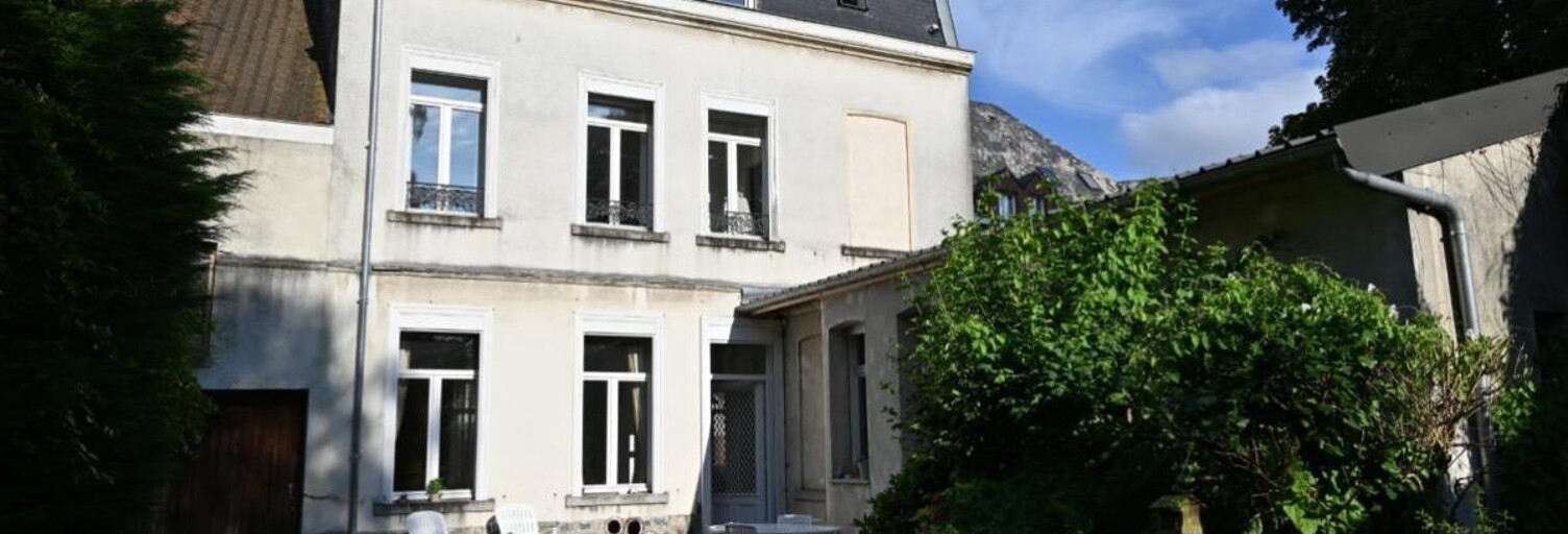 Maison 8 Pièces 220 m² à vendre à Douai (59500)