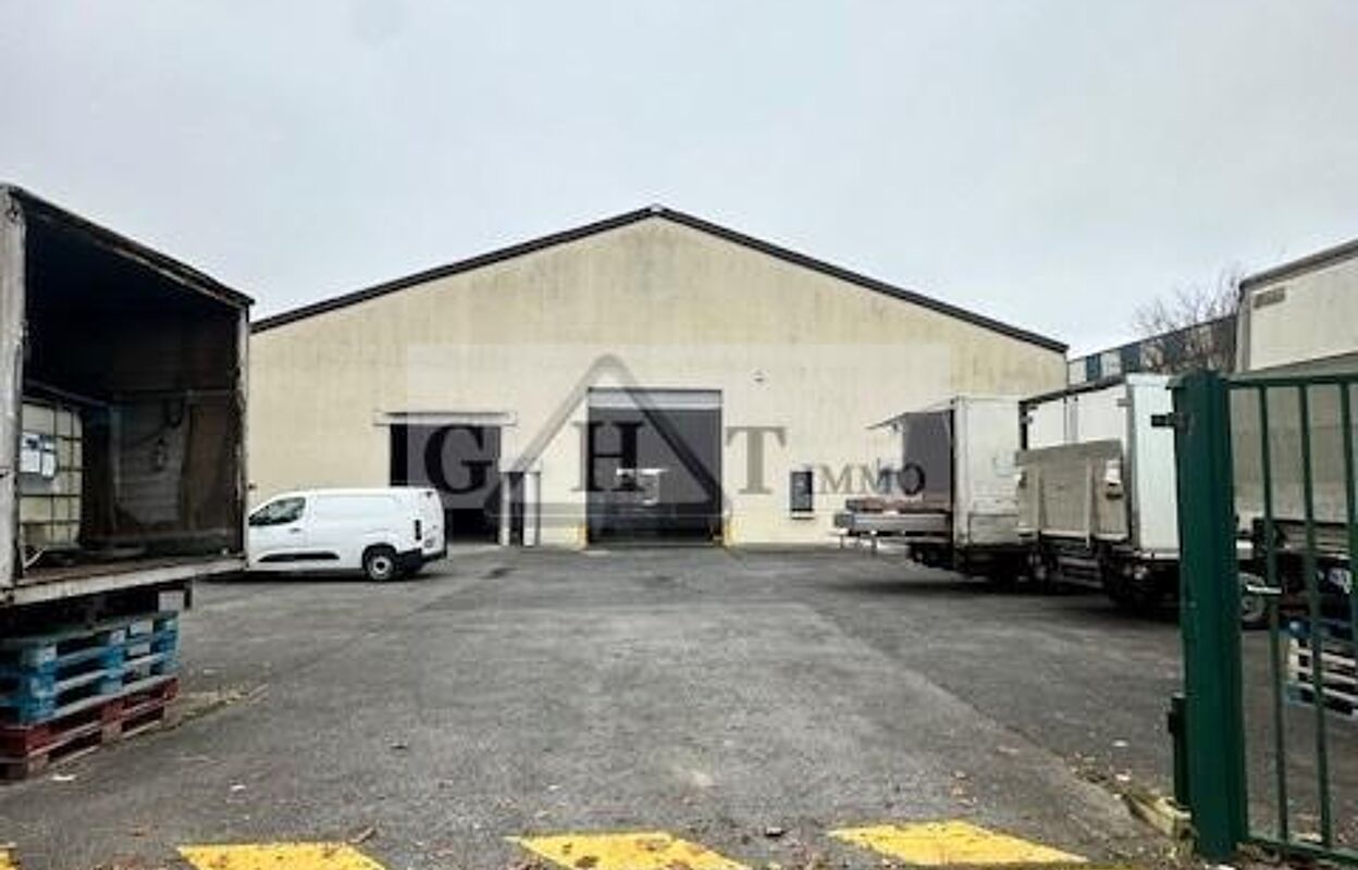 local industriel  pièces 800 m2 à vendre à Brie-Comte-Robert (77170)