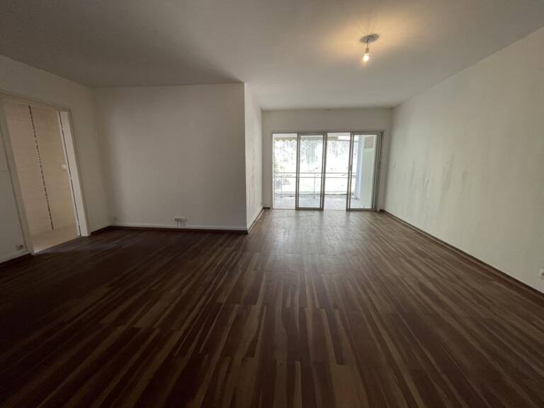 F4 de 94 m2 plus terrasse sur Saint Denis — photo 1