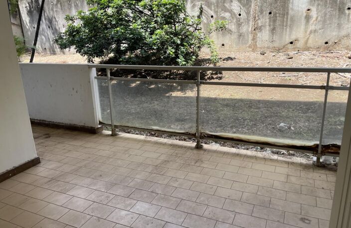 F4 de 94 m2 plus terrasse sur Saint Denis — photo 2