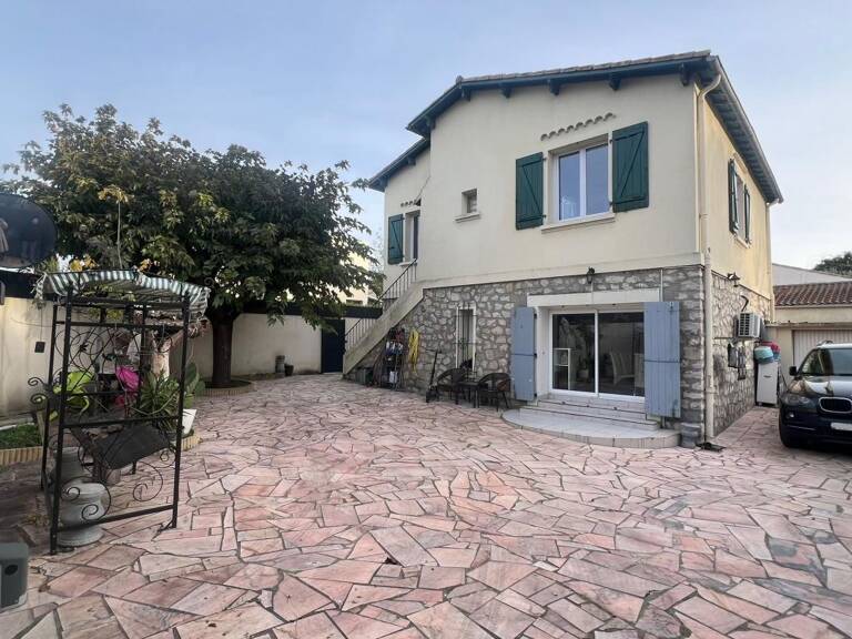 Maison À Vendre LA CHAMBERTE — photo 1