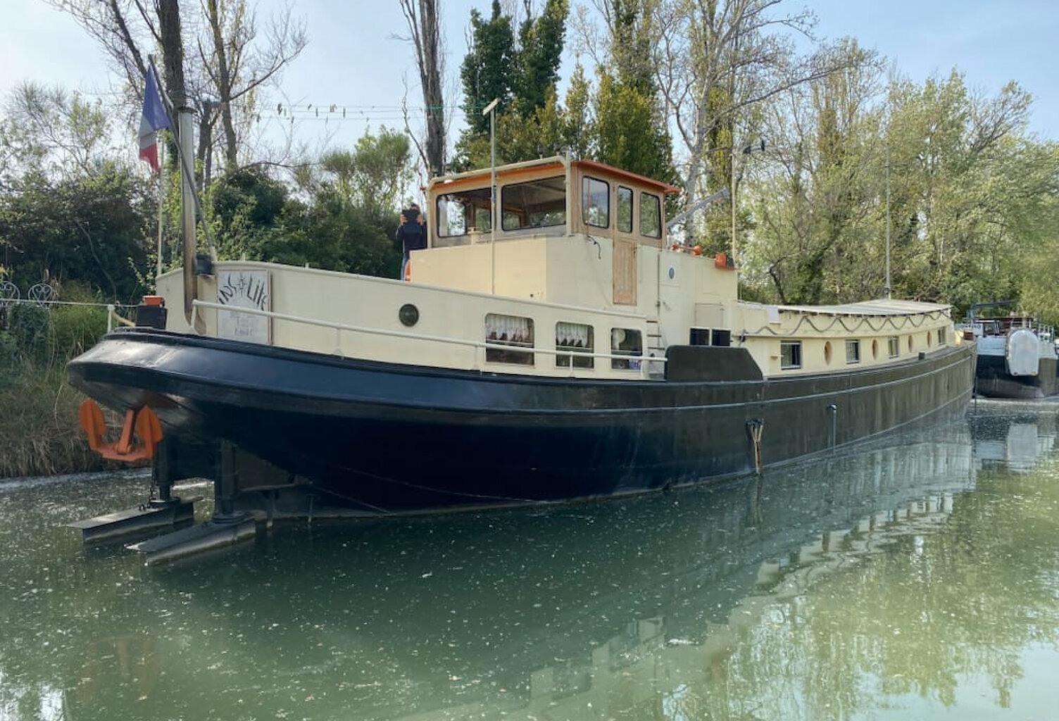 DPT ARLES (13) A VENDRE PENICHE — photo 1