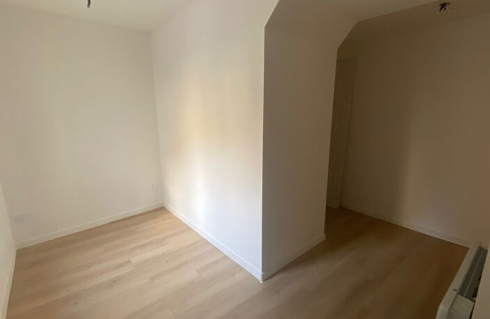 APPARTEMENT T3 RDC AVEC COURS ET CAVE — photo 4