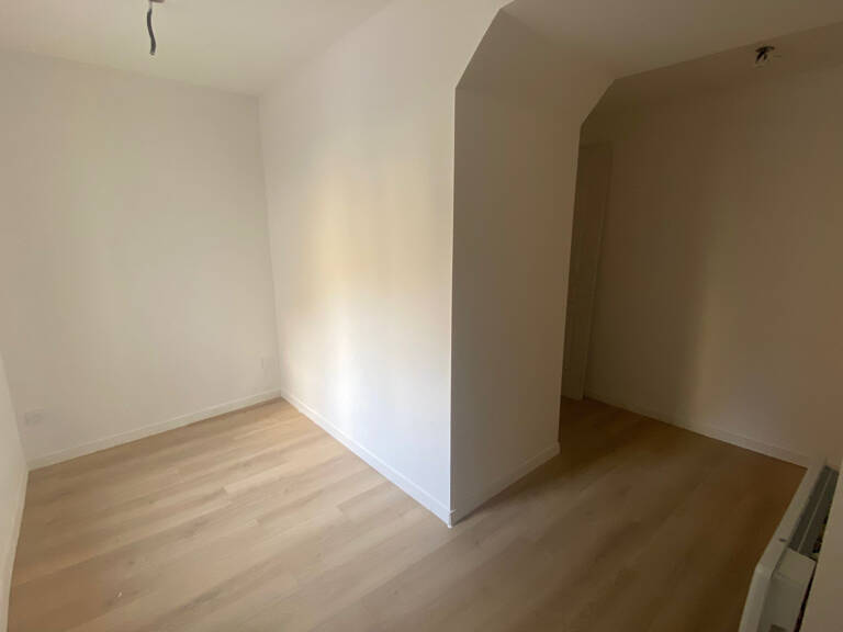 APPARTEMENT T3 RDC AVEC COURS ET CAVE — photo 1