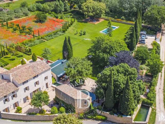 LUBERON - VAUGINES - PROPRIETE 524M² - 8 CHAMBRES - PARC PAYSAGE — photo du bien