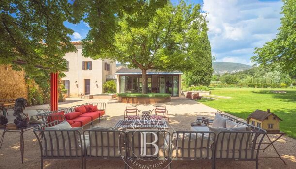 Propri&eacute;t&eacute; 15 pièces  à vendre Lourmarin 84160