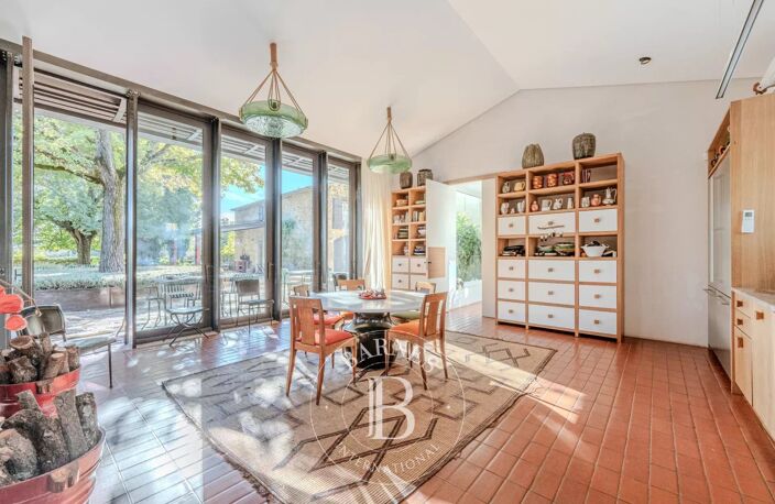 LUBERON - VAUGINES - PROPRIETE 524M² - 8 CHAMBRES - PARC PAYSAGE — photo 4