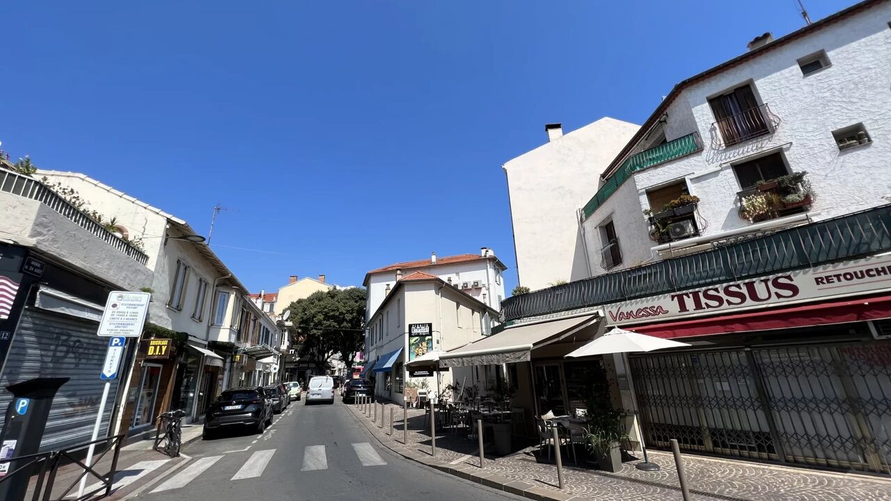 commerce 2 pièces 28 m2 à vendre à Antibes (06600)