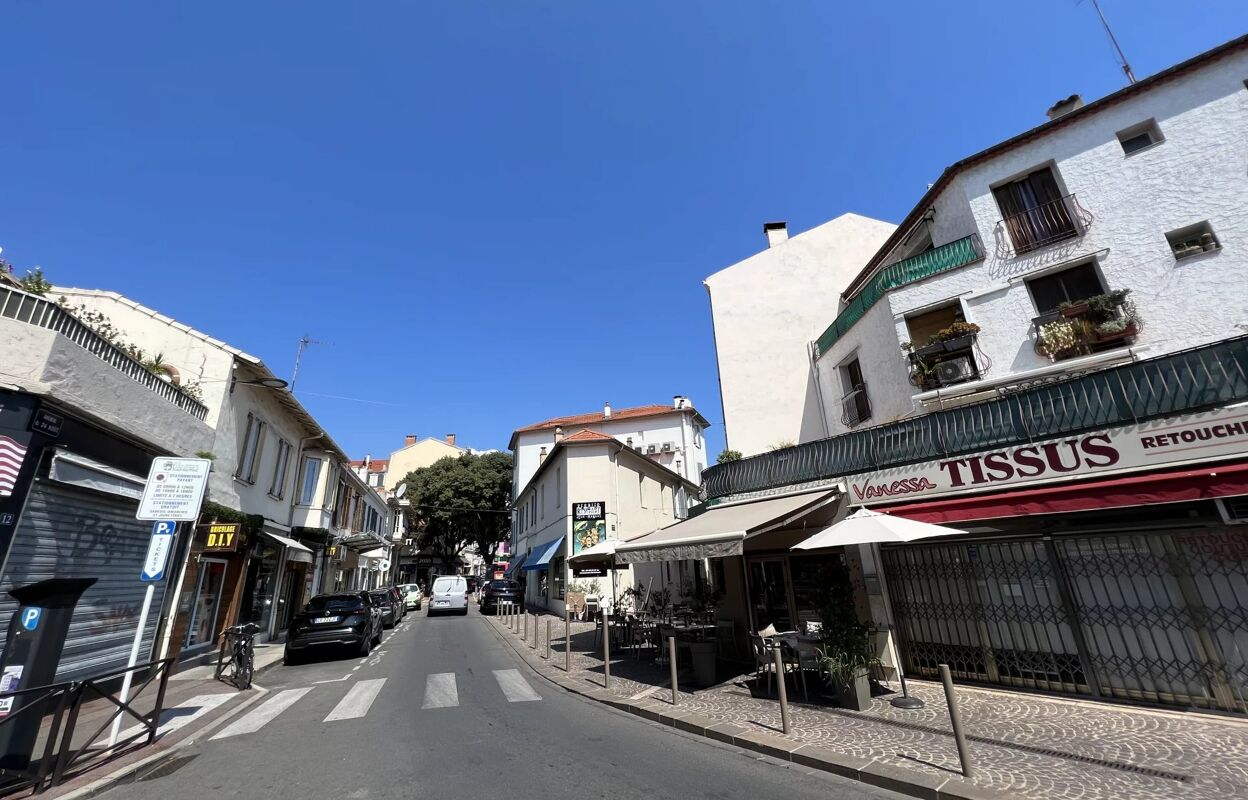 commerce 2 pièces 28 m2 à vendre à Antibes (06600)