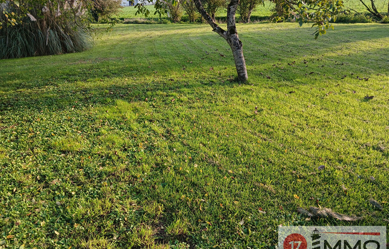 terrain  pièces 1157 m2 à vendre à Loire-les-Marais (17870)