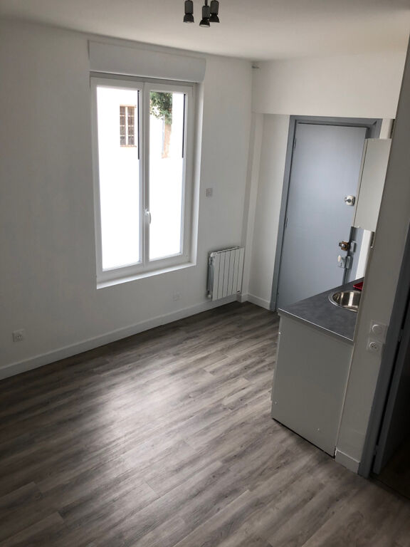 Appartement 1 pièces  à louer Rochelle (La) 17000