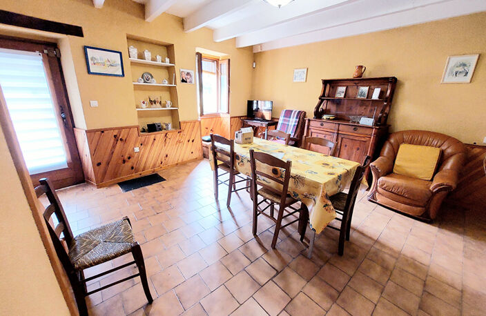VENDU - Ancienne fermette réaménagée avec grand garage sur terrain de 4398 m² — photo 5