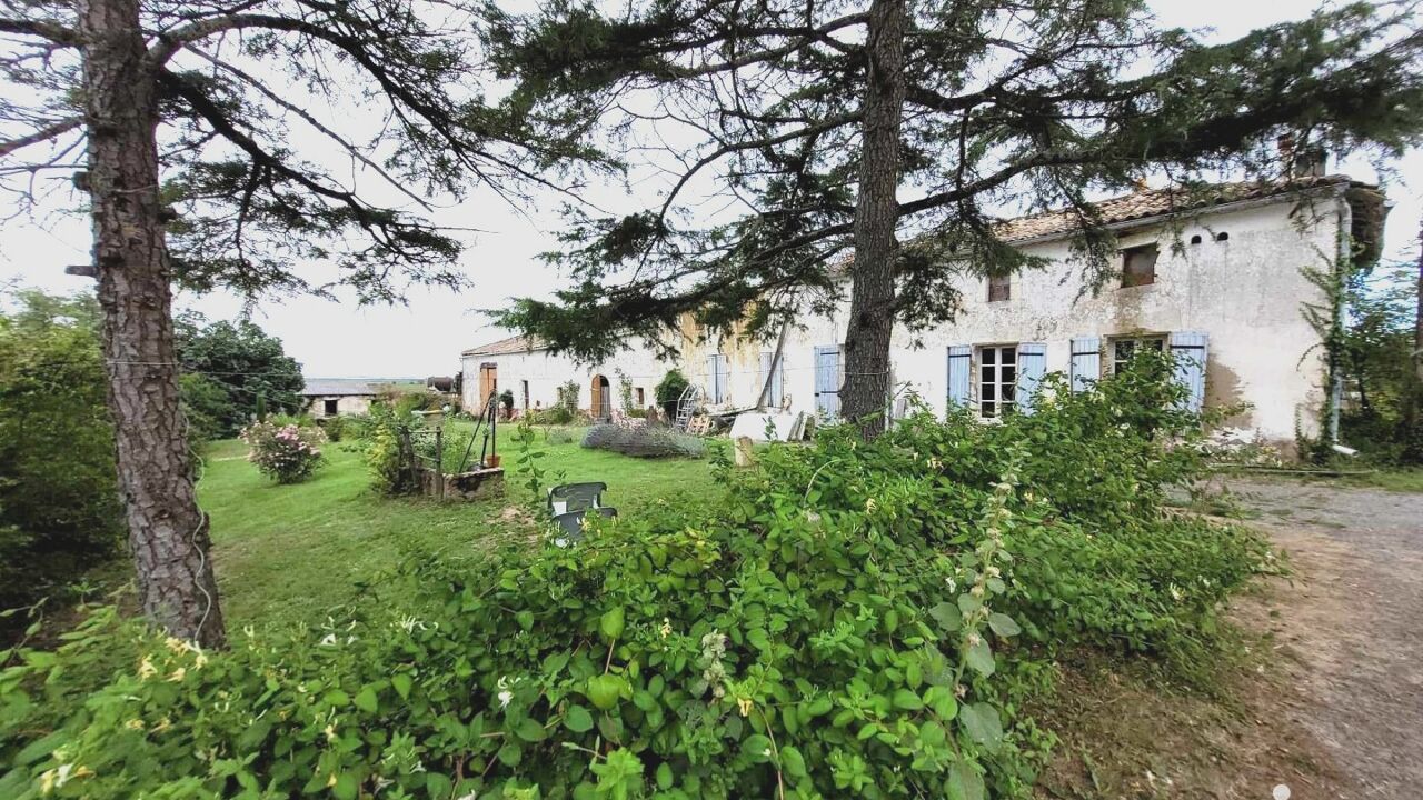 maison 5 pièces 319 m2 à vendre à Saint-Bonnet-sur-Gironde (17150)