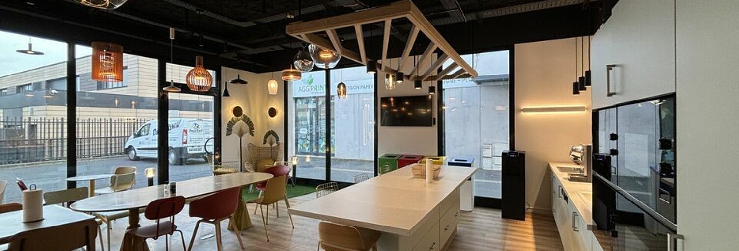 Commerce  514 m² à louer à Limas (69400)